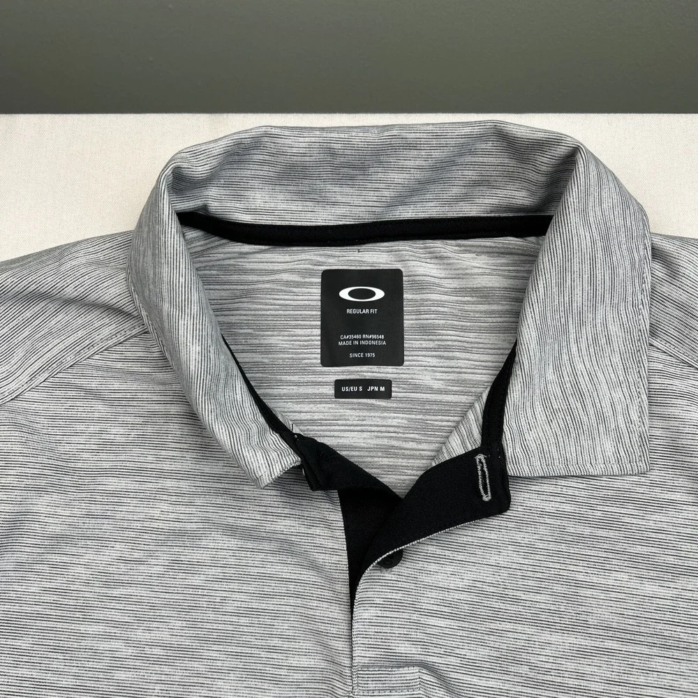 Oakley Regular Fit Mens Small Golf Polo Short Sleeve Shirt Gray Black *READ*
